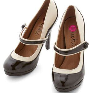 Modcloth Machi black and white heels